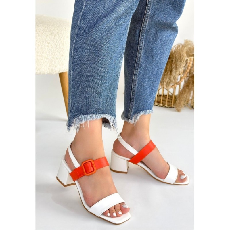 Year Beyaz Cilt Turuncu Detaylı Beyaz Topuklu Ayakkabı